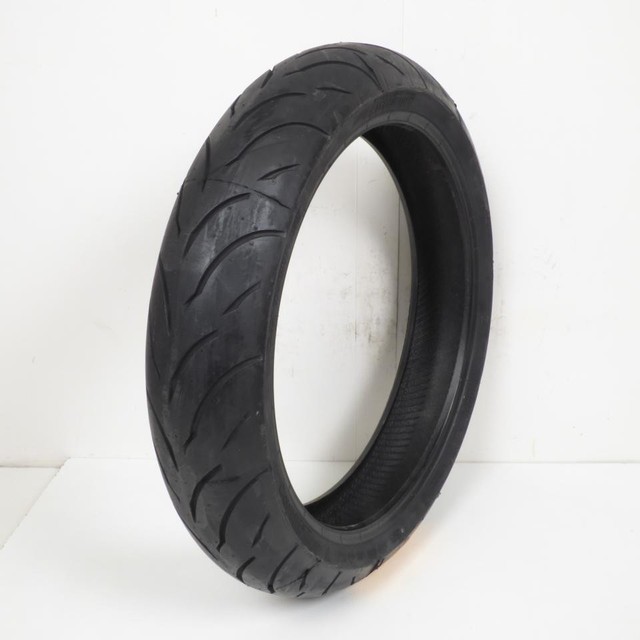 Pneu 120-70-17 Continental pour Moto Yamaha 900 MT-09 Neuf