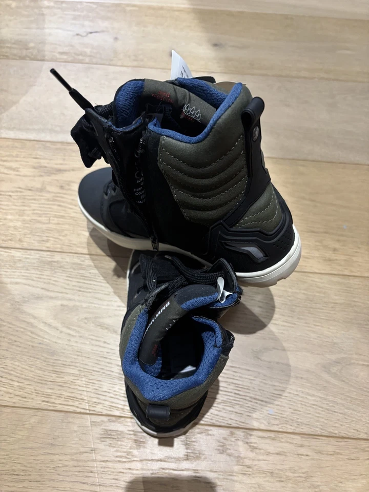 BOTAS DEPORTIVAS BMW MOTORRAD KNITRACE AUTOMOVILISMO -NEGRAS Foto 4 de 4