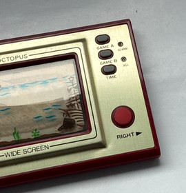 Vintage 1981 GAME & WATCH - OCTOPUS OC-22 - LCD Game (Near Mint Condition)
