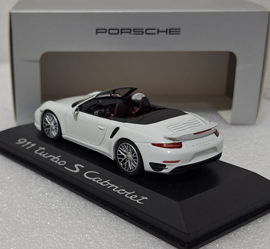 Porsche 911 991 Turbo S Cabriolet 2013 White 1:43 Minichamps