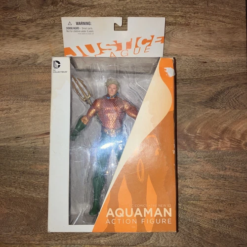 DC Comics Essentials AQUAMAN (DC Collectibles) 7” Action Figure NEW