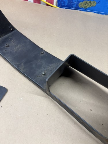 1985 86 87 88 1992 Camaro Z28 RS IROC FRONT BUMPER Filler GRILLE INSERT 14081371 - Picture 10 of 16