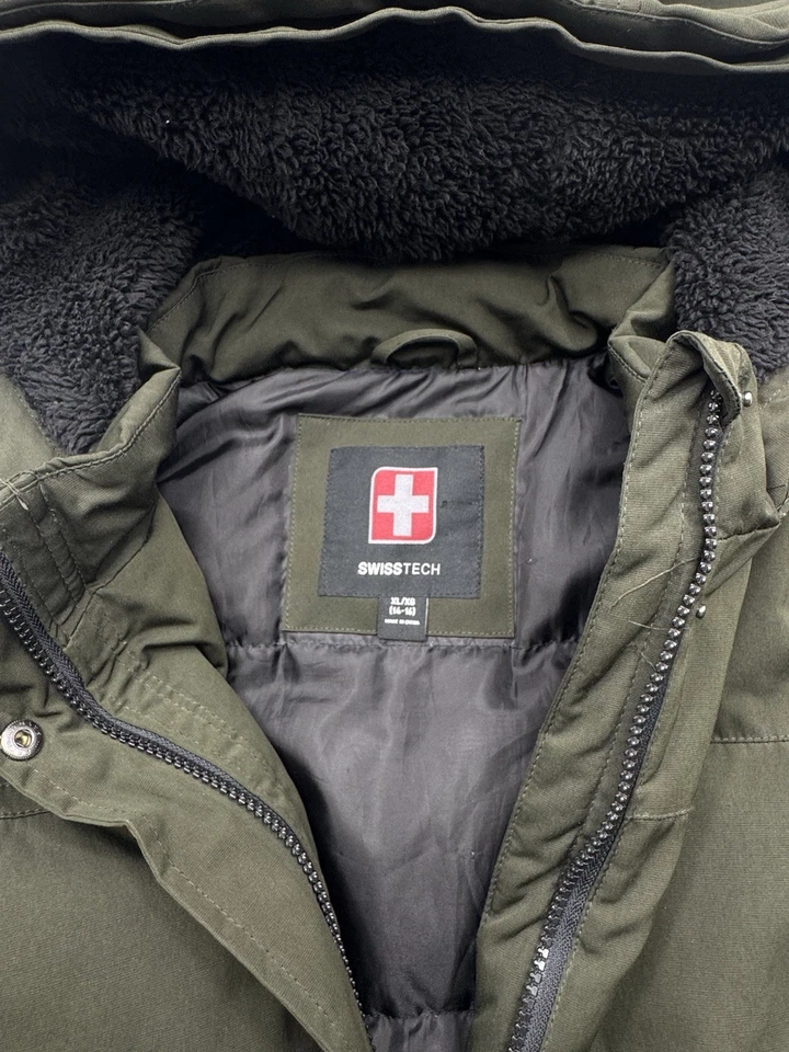 Chaqueta SwissTech Juvenil Talla XL 14/16 Verde Parka Capucha Acolchada. Esquí de invierno Foto 3 de 4