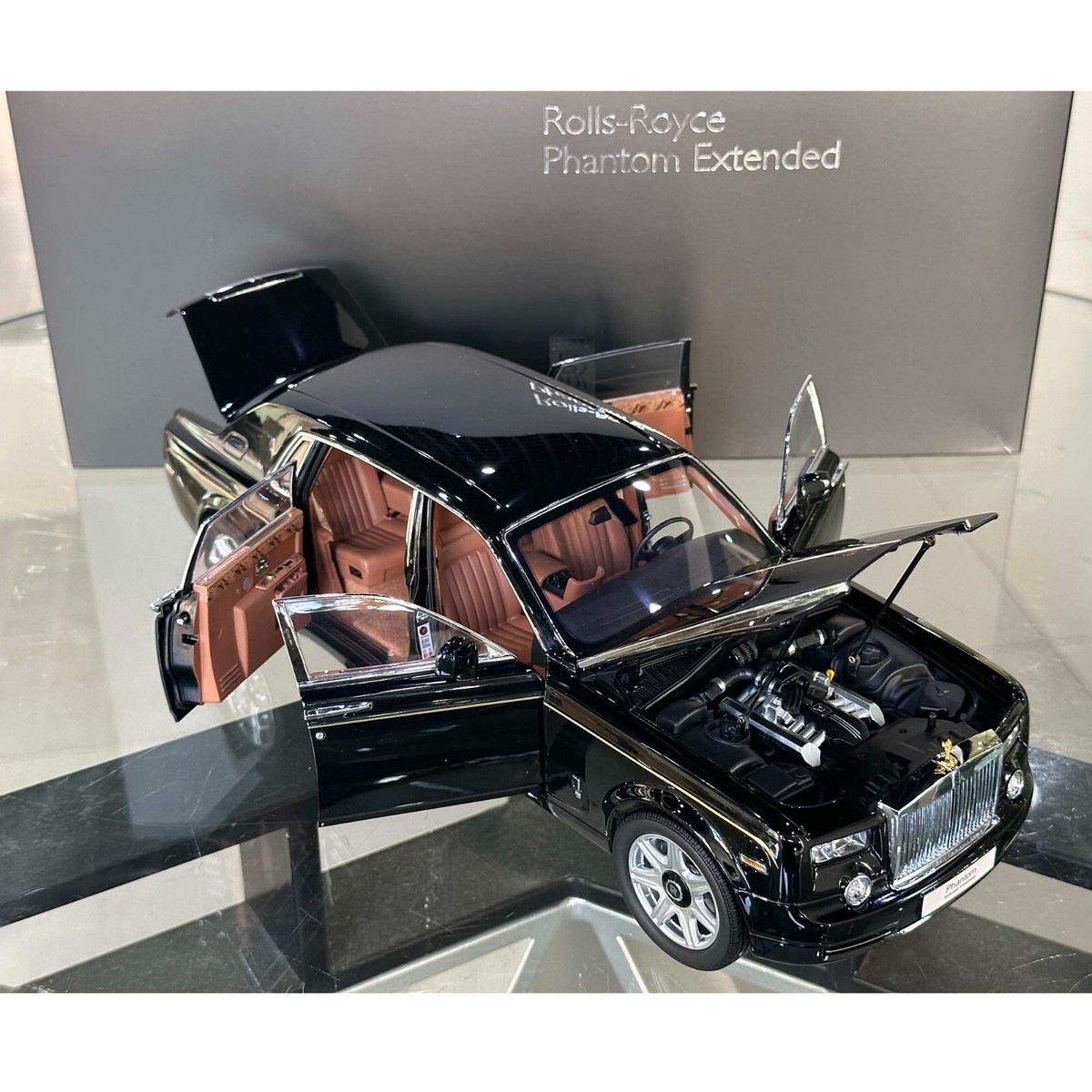 KYOSHO 1:18 Rolls-Royce Phantom Extended Diamond Black Diecast