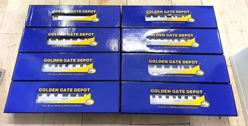 Golden Gate Depot O Gauge - 8 US Passenger Cars Santa Fe