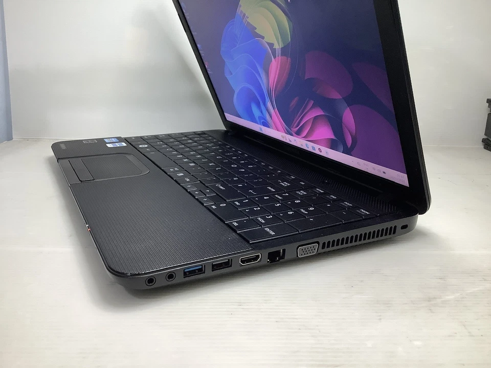 TOSHIBA SATELLITE C850-10N,INTEL i3@2.30GHz,8GB RAM,128GB SSD,WIN 11 23H2  (265) - Image 3 of 4