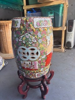 Chinese porcelain garden stool / barrel stool