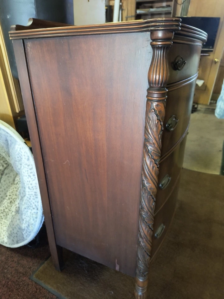 Cômoda inglesa antiga do século XIX menino alto folha deslumbrante rolada - Imagem 3 de 4