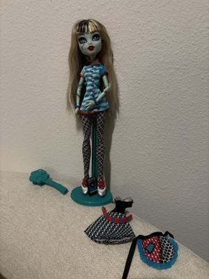 Mattel Monster High Frankie Stein Doll home ick