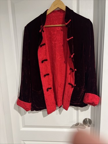 Abrigo de Colección Mandarín Reversible Rojo Terciopelo Púrpura Rojo Seda Bolsillos Laterales Ventilados - Imagen 2 de 10