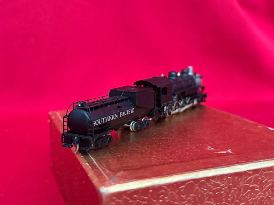 Oriental Limited Brass N Scale Southern Pacific C-8 2-8-0 Factory Painted - Image 2 of 4