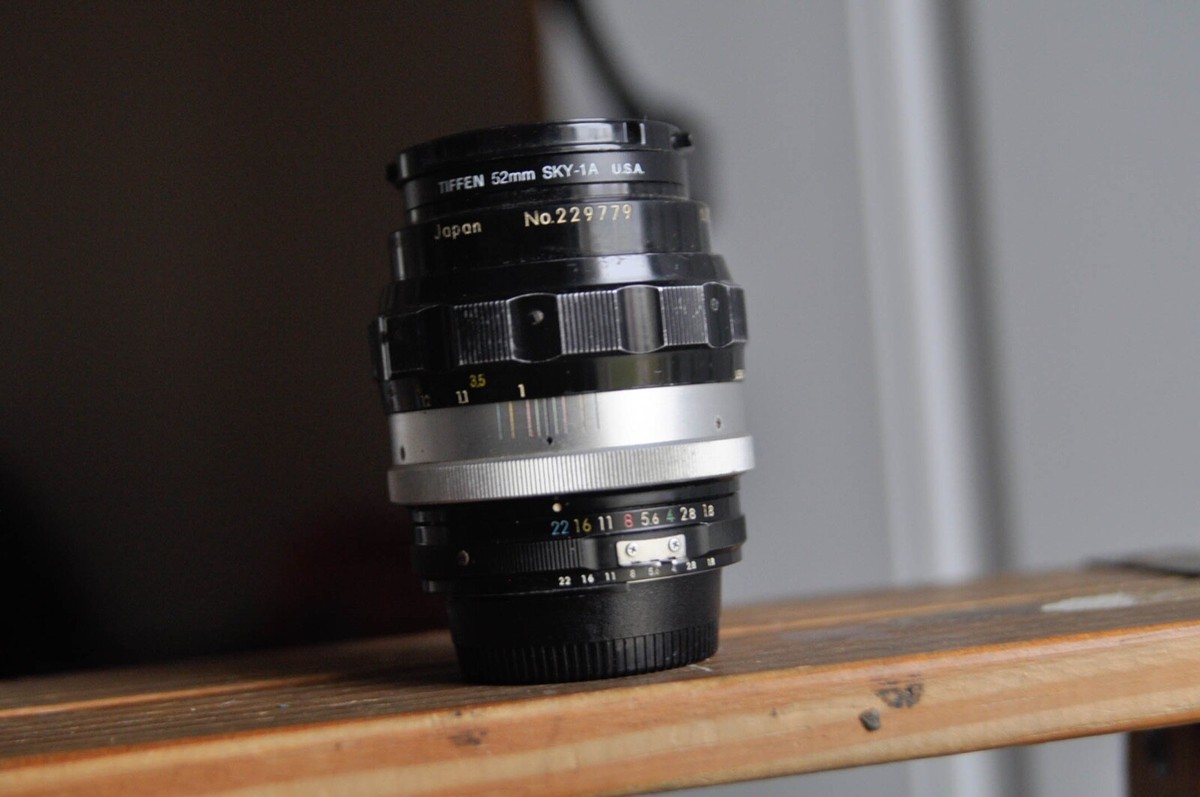 Nikon Nikkor H 85mm F1.8 Ai lens | Nikon 1 Mount | Manual
