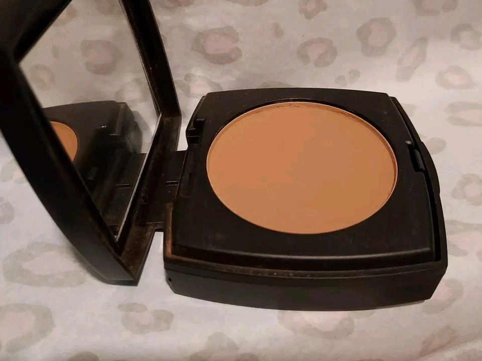 Beauticontrol Wet-Dry Foundation Y-5. Discontinued item - Image 2 of 3