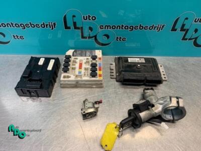 Steuergerät Nissan Micra III K12 28590AX600 P18241762