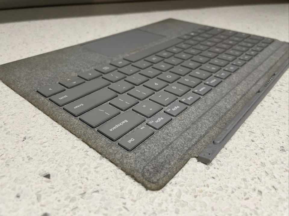 Genuine Microsoft Surface Pro 3-4-5-6-7Magnetic Keyboar, Signature Two tone Grey - Image 3 of 4
