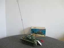 MODERN TOYS CATERPILLAR TANK M-1 TIN LITHO BATTERY POWERED TOY w/BOX WORKS-1950s