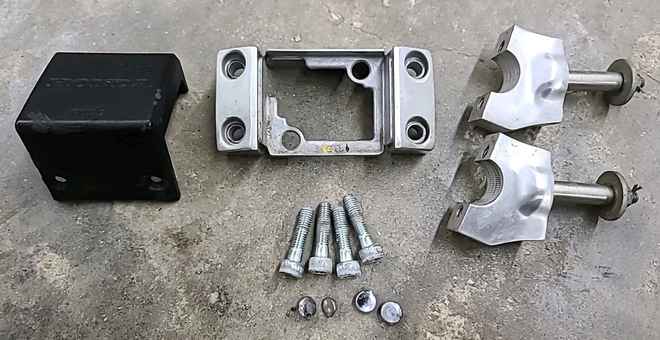 1985-1986 Honda Shadow VT1100C OEM Handlebar Risers & Fuse Cover - Image 4 of 4