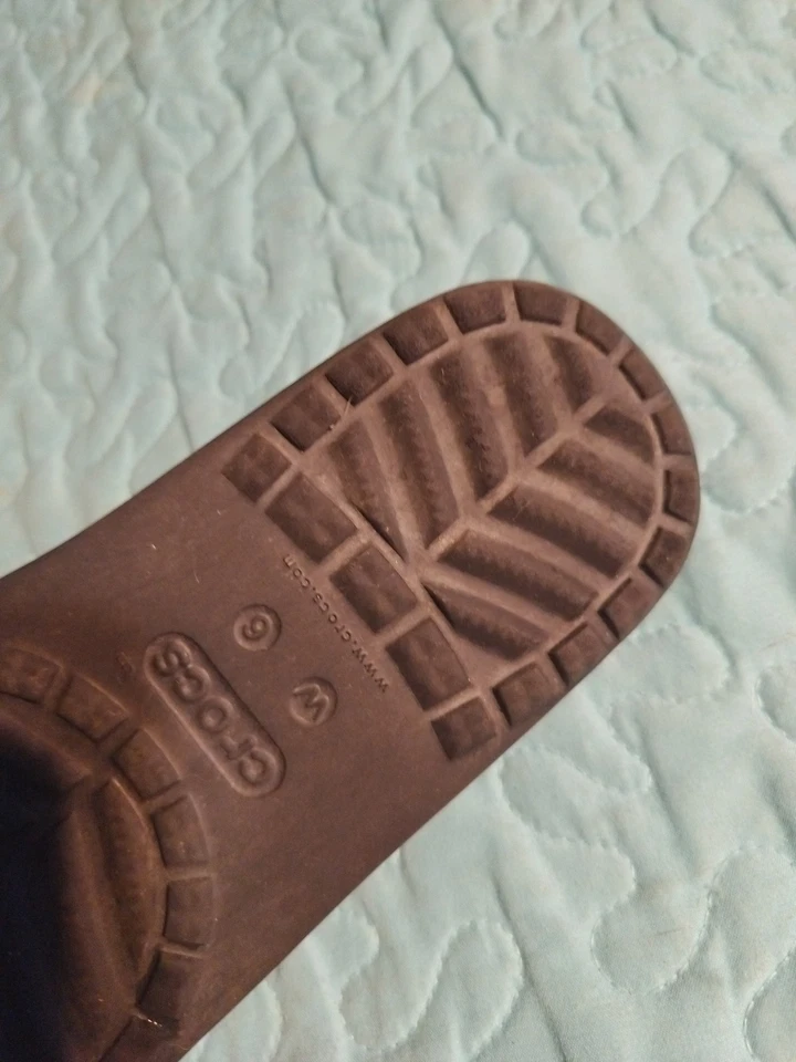 Crocs Sloane Minnie Mouse Dots Slide Womens size 6  - Image 4 of 4