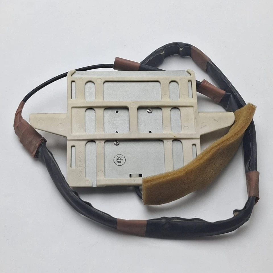 Conjunto de antena de navegación Lexus ES300h 2013-2015 86860-33190 Foto 2 de 4