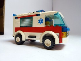 LEGO CITY 7890 Ambulance / Ambulance