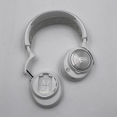 SteelSeries Arctis Nova Pro Wireless Multi-System Gaming Headset PS White - READ