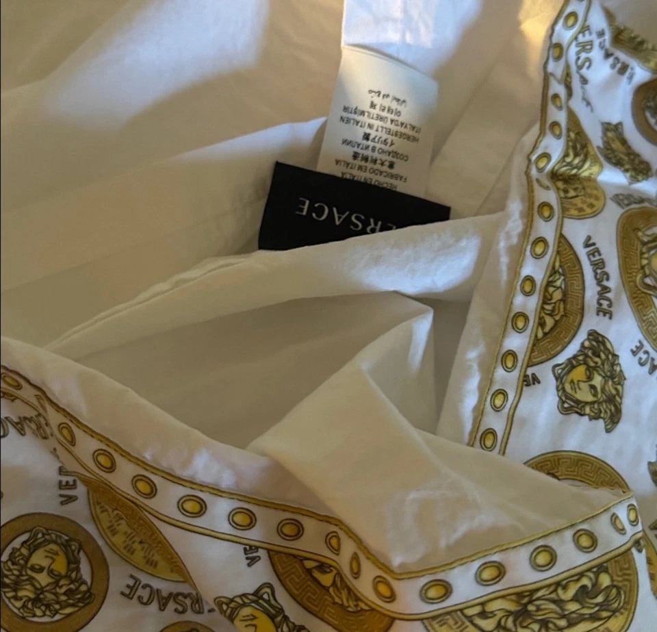Versace Medusa Amplified Cotton Sateen QUEEN Sheet Set White / Gold - Image 4 of 4