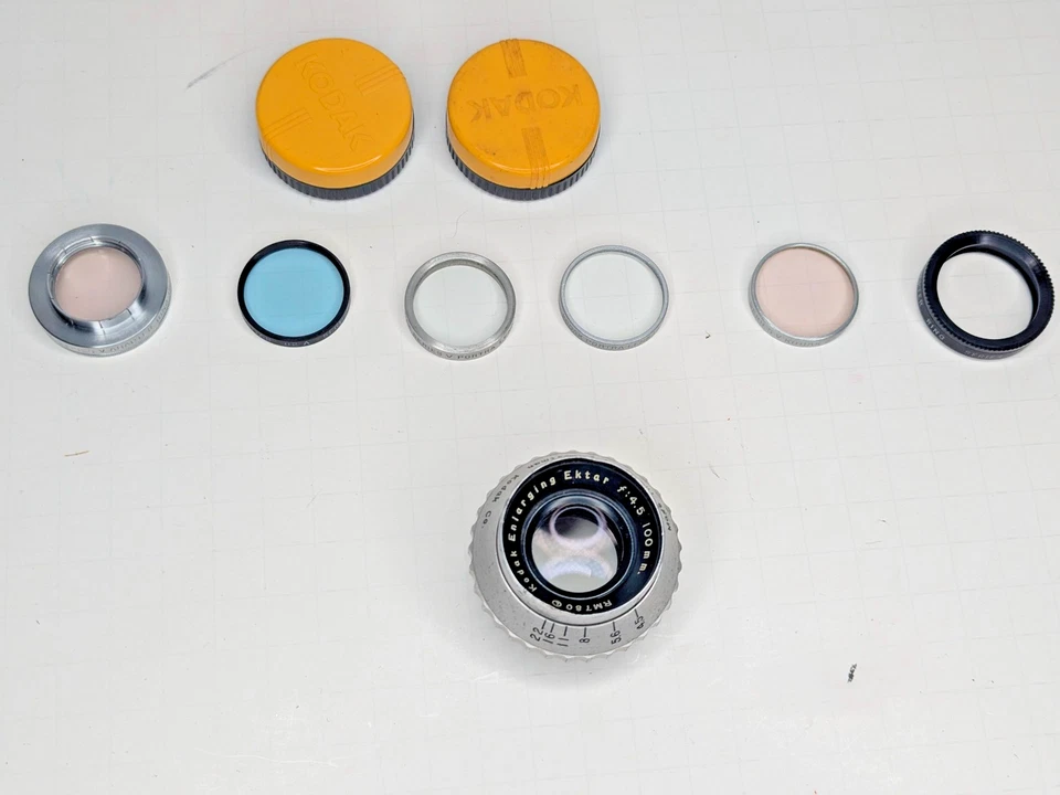Set of Kodak Filters, Enlarging Ektar F4.5 100mm RM780, Adapters and Cases - Image 2 of 4