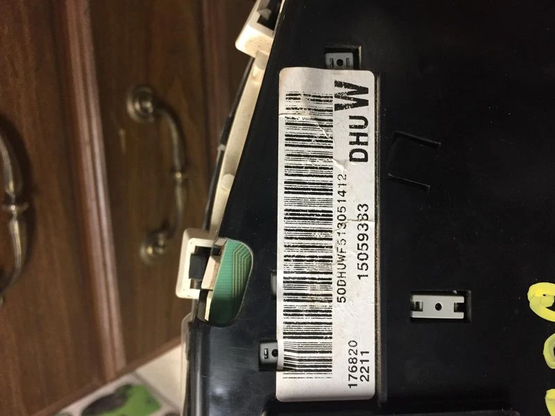 2001-2002 Chevrolet Silverado 2500 Speedometer Head Cluster OEM - Image 4 of 4