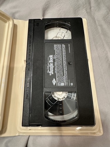 Walt Disney Black Diamond The Classics VHS - Picture 16 of 18