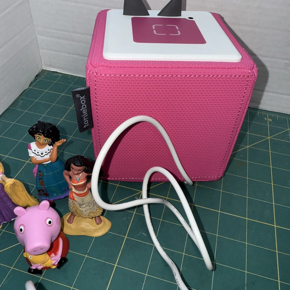 TONIES - Lote Paquete Reproductor de Audio Toniebox + Cargador + Caja (rosa + 4 Estatuillas Foto 4 de 4