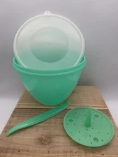 Vintage Tupperware Crisp It Lettuce Keeper Jadeite Green 679 Lid Spike & Corer