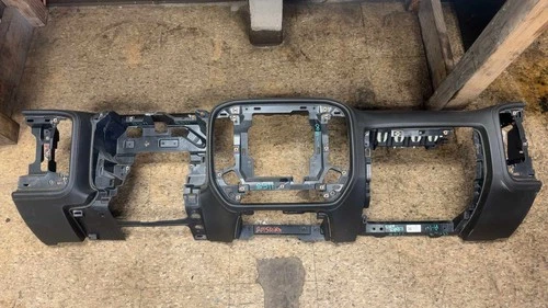 2014-2018 GMC SIERRA 1500 Front Dash Panel Black Leather