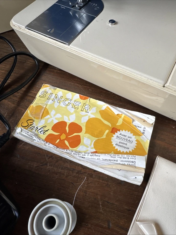 Ancienne machine à coudre Singer Starlet 354 Complet Notice Et Accessoires - Photo 4/4
