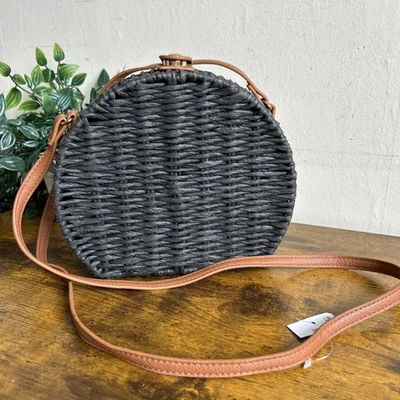 Round woven Wicker Rattan Purse Crossbody Bag 7 inches, Summer Holiday Bag - Image 1 of 4