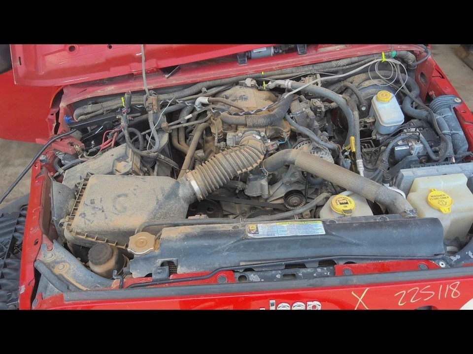 (LOCAL PICKUP ONLY) Fuel Tank VIN W 6th Digit Jk Body 4 Door 22.5 Gallon Fits 07 Foto 2 de 4