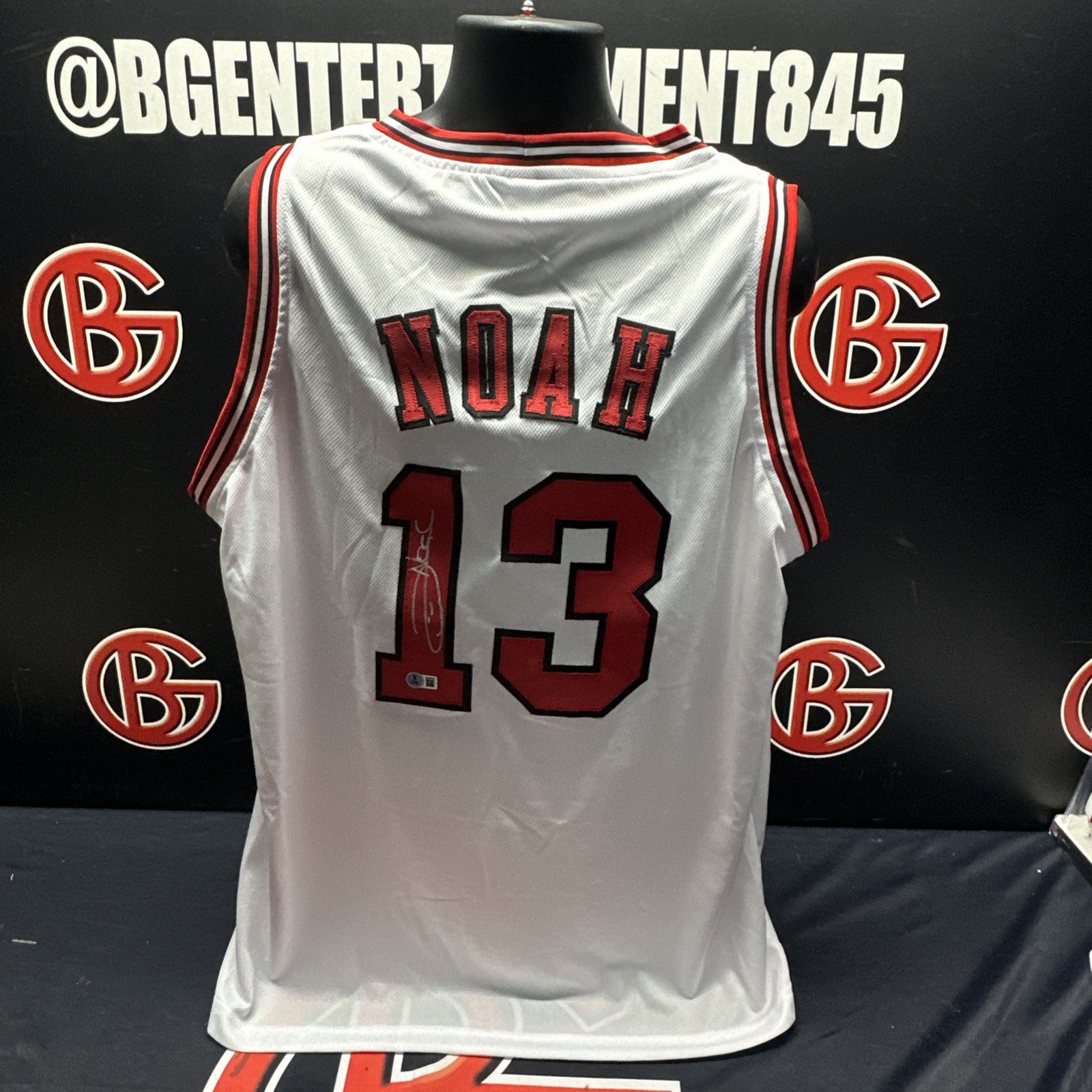 Joakim Noah Autographed Signed Chicago Bulls Custom Jersey Beckett BAS COA AUTO 