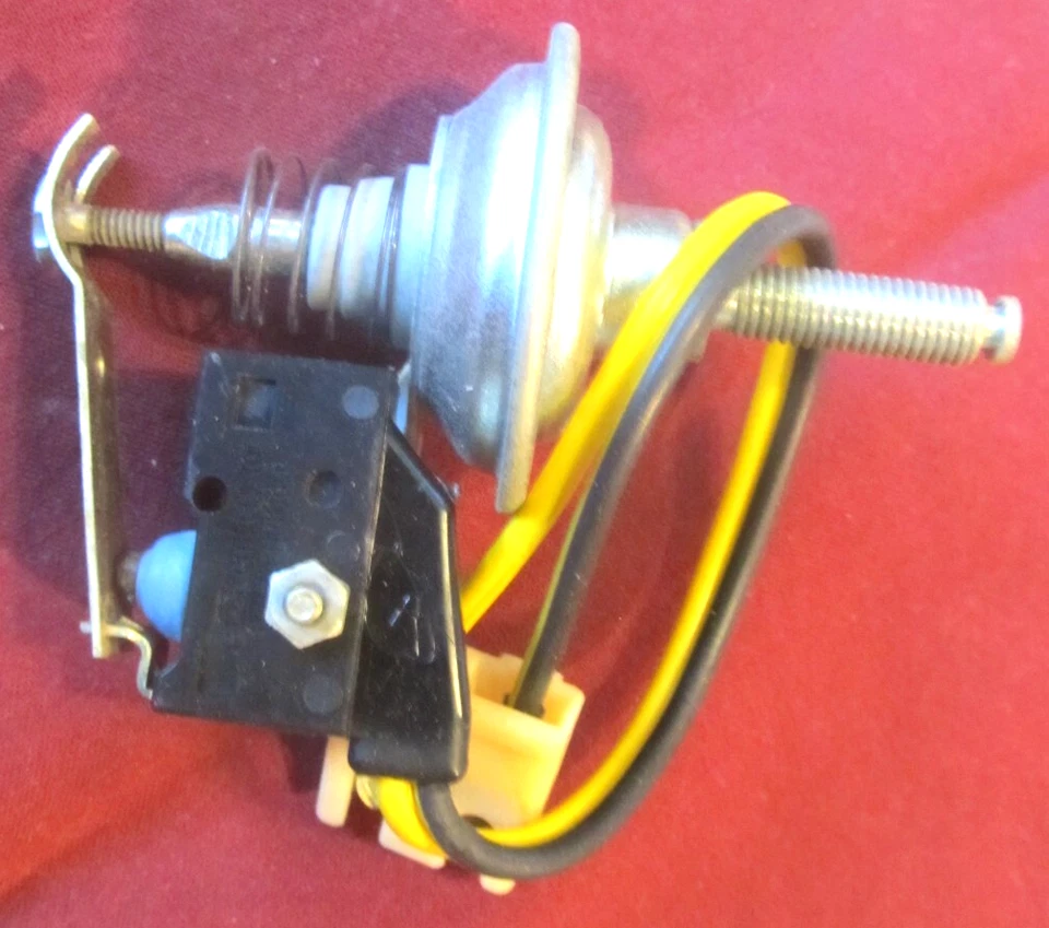 Buick 1964 Dashpot Skylark Sport WGN-ST 300 Olds F85 V6 J.T 1367053 sin usar, en caja Foto 4 de 4