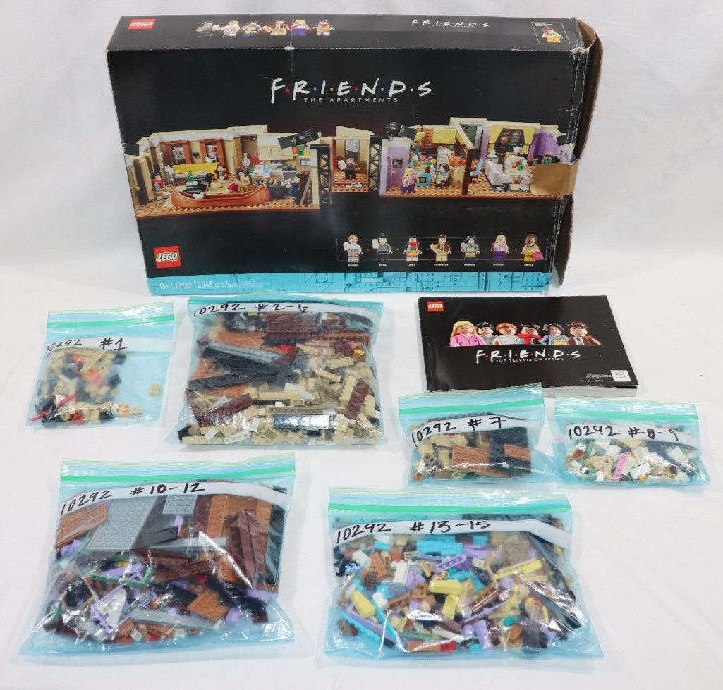 LEGO Icons Friends Apartments 10292