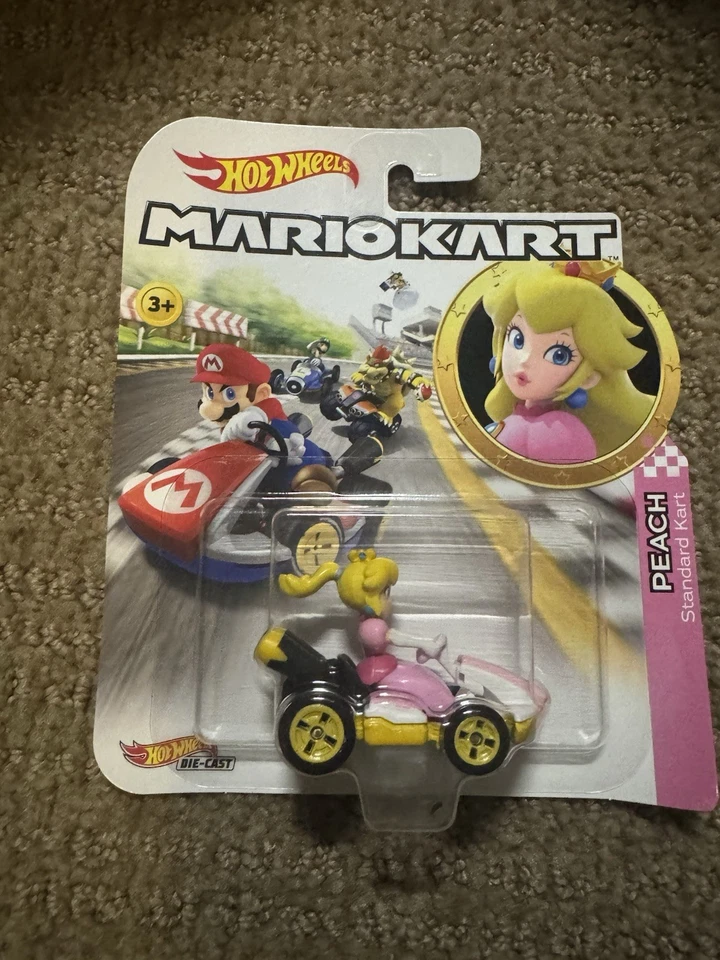 Lote de 7 Coches Mario Kart Hot Wheels NUEVO Melocotón, Yoshi, Bowser, Luigi, Wario Nuevo en Paquete Foto 4 de 4