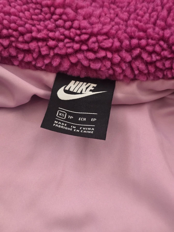 Jaqueta Nike Sportswear Feminina Swoosh Sherpa Tamanho XS - Imagem 4 de 4