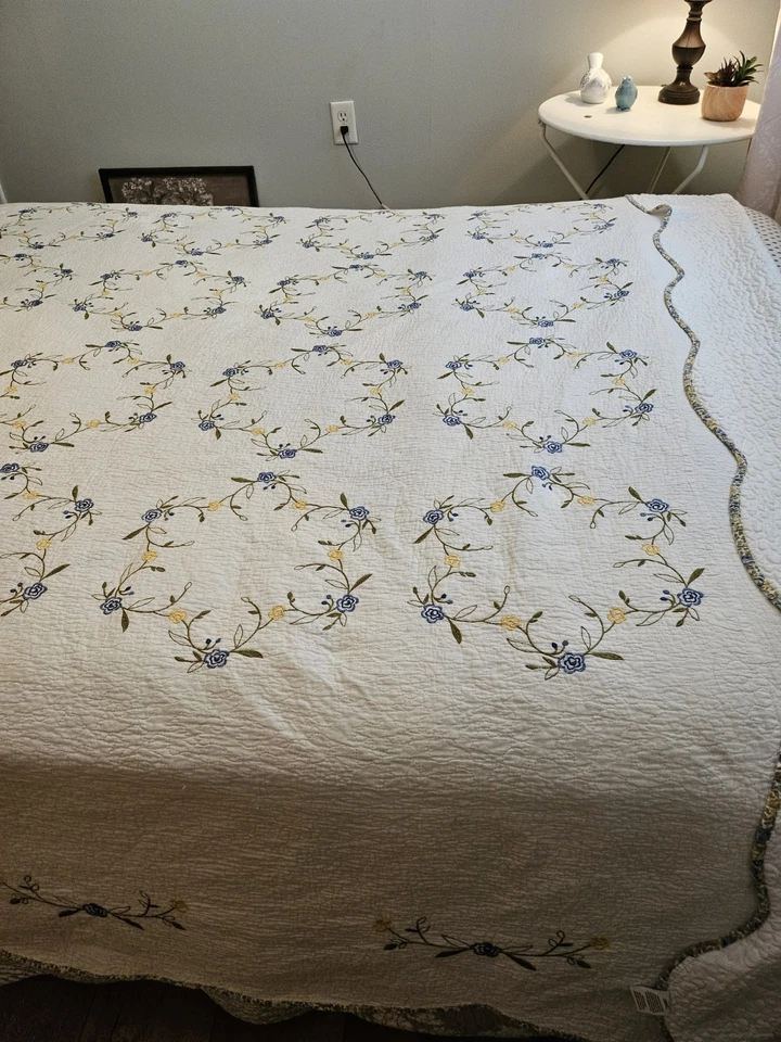 Edredón Bordado King Size Borde Festoneado Blanco Floral Cobertor Algodón 98"x109" Foto 3 de 4