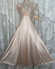 VTG NWT L Val Mode Light Peach LACE TOP Nylon Nightgown Negligee Gown w Rosette