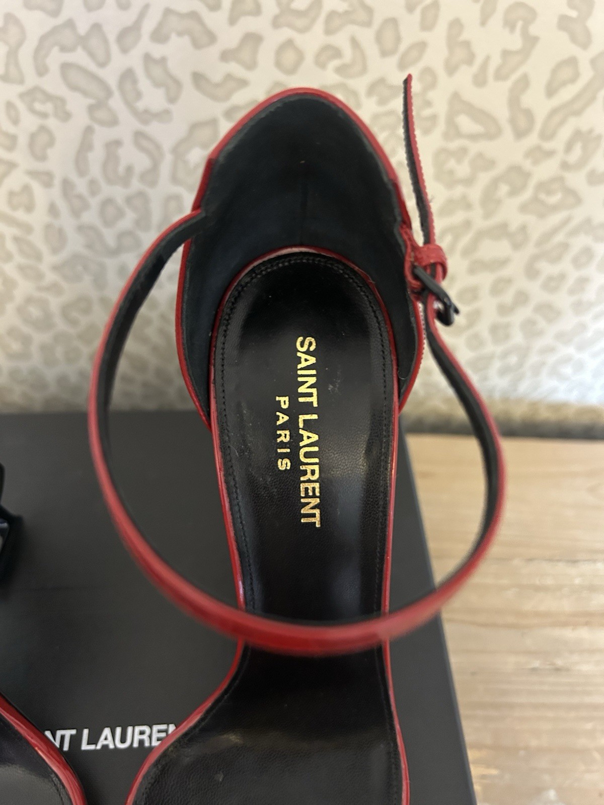 SAINT LAURENT Tacchi Ysl Oppio