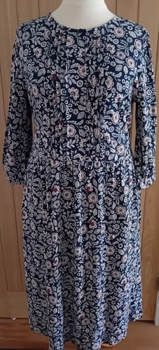 Brandneu mit Etikett Seasalt Größe 22 Chycarne Kleid Holz Blumen Elster kreideblau rot weiß - Bild 4 von 4