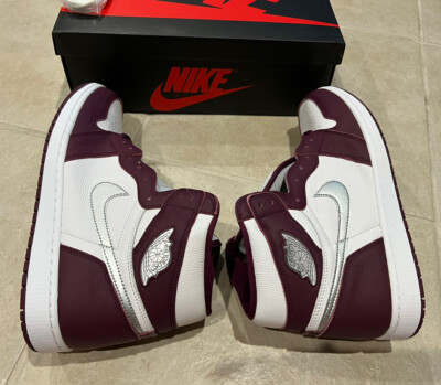 Air Jordan 1 Retro High OG Nike 2021 Bordeaux White 555088-611