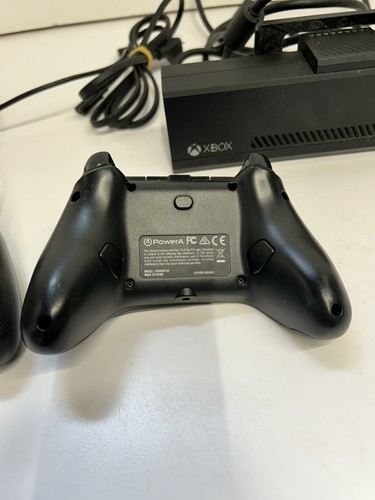 Microsoft Xbox One Kinnect Black Sensor Bar Model 1520 Power 2 Wired Controllers - Picture 8 of 14