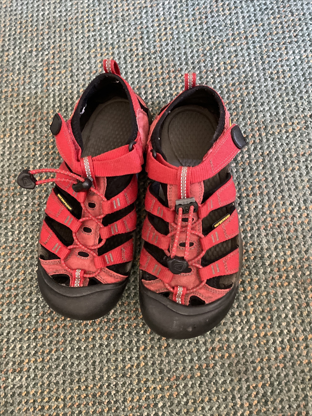 Sandali Keen Big Kids (uomo) taglia 4 rossi impermeabili da trekking all'aperto (EU 36 UK 3)