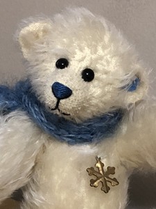 RARE-OOAK-Diane-J-Martin-1996-Signed-Glass-Eyes-W-Tag-7-5-034-VTG-Scarf-Blue-Snow