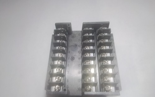 HONEYWELL DC2500-CE-0A00-200-00000-E0-0 UNIVERSAL DIGITAL CONTROLLER (VT14) - Picture 4 of 6
