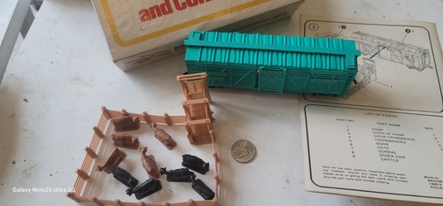 Bachmann HO Santa Fe Stock Car and Corral Set #3013 Cattle Cows Train Fence Box - Picture 14 of 17